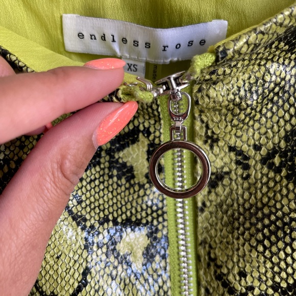 Lime Green Animal Print Mini Skirt with zipper - Picture 4 of 4